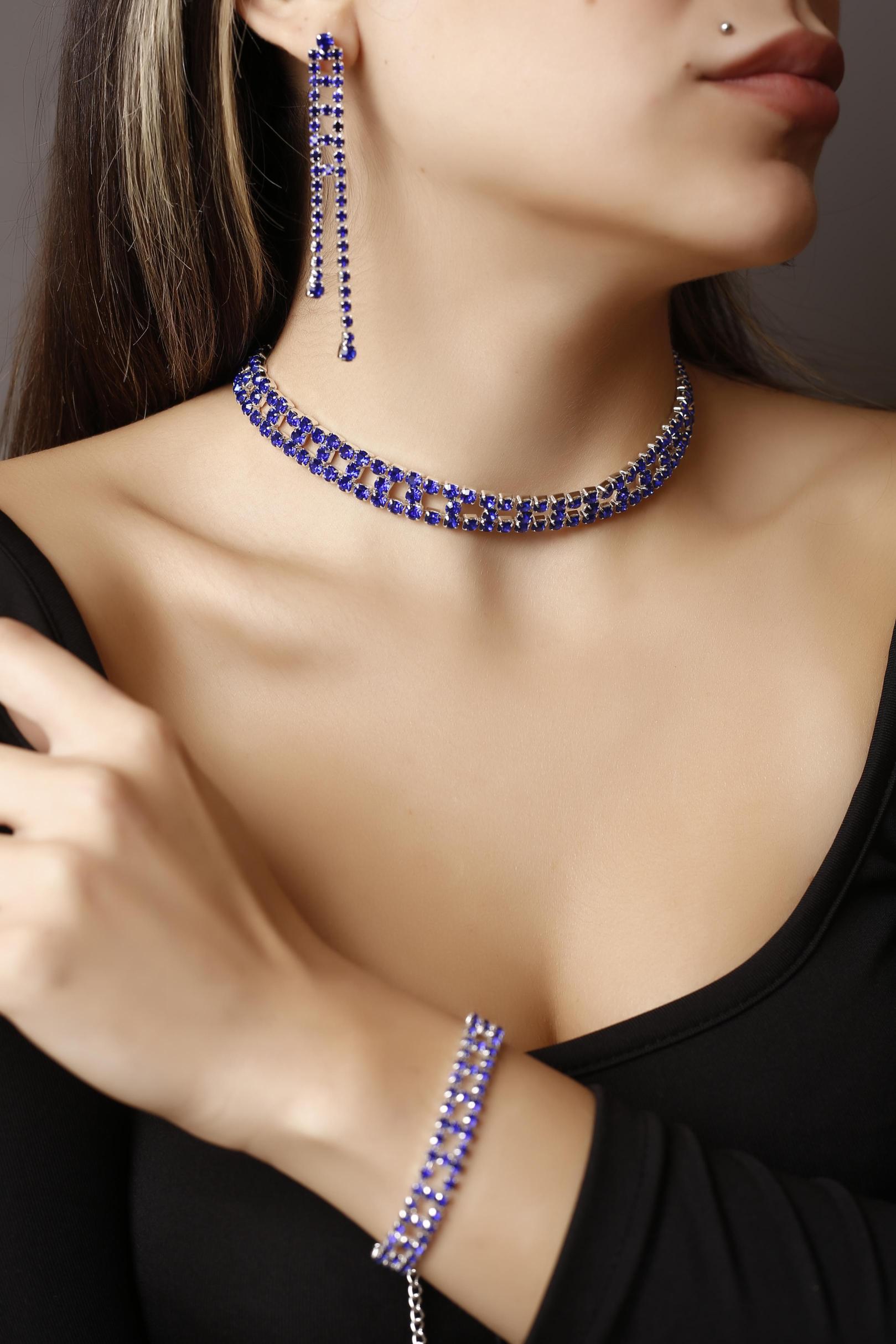 Stylish%20Tasarım%20Mavi%20Taşlı%20Kristal%20Choker%20Kolye,%20Küpe%20ve%20Bileklik%20Set%20Pırlanta%20Gibi%203’lü%20Set%20Set%20Günlük,%20Davet,%20Düğün,%20Nişan,%20Abiye%20Set