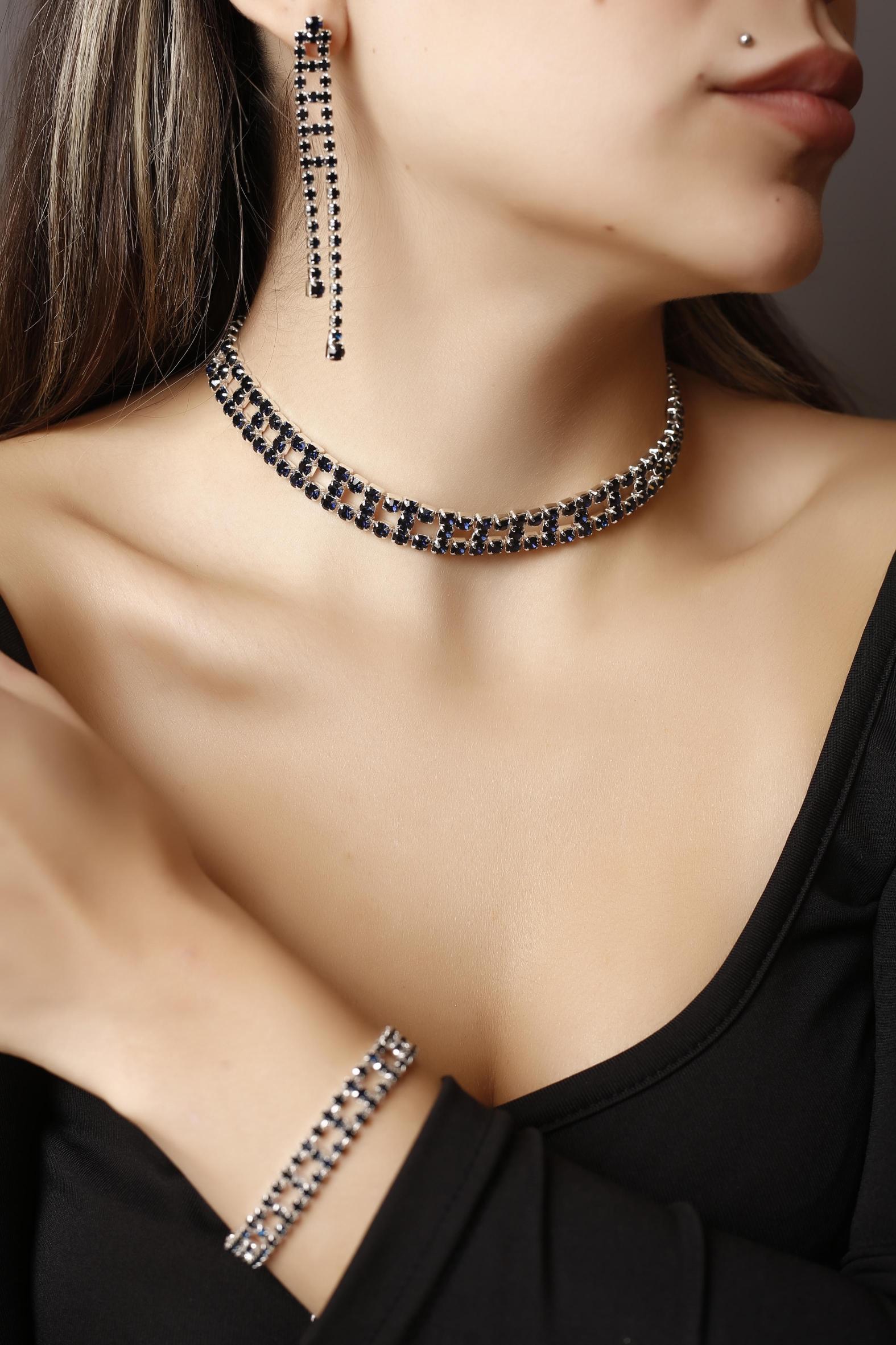 Stylish%20Tasarım%20Siyah%20Taşlı%20Kristal%20Choker%20Kolye,%20Küpe%20ve%20Bileklik%20Set%20Pırlanta%20Gibi%203’lü%20Set%20%20Set%20Günlük,%20Davet,%20Düğün,%20Nişan,%20Abiye%20Set