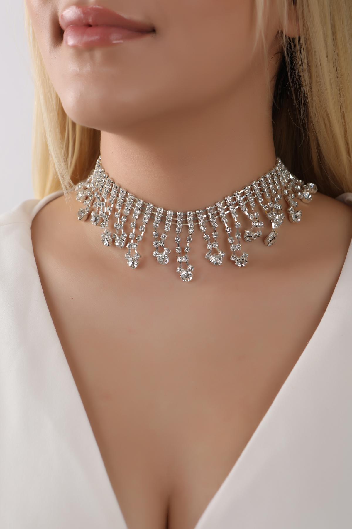 Geometrik%20Taşlı%20Silver%20Choker%20Kolye,%20Pırlanta%20Gibi,%20Taşlı%20Choker,%20Su%20Yolu%20Choker%20Kolye,%20Gerdanlık