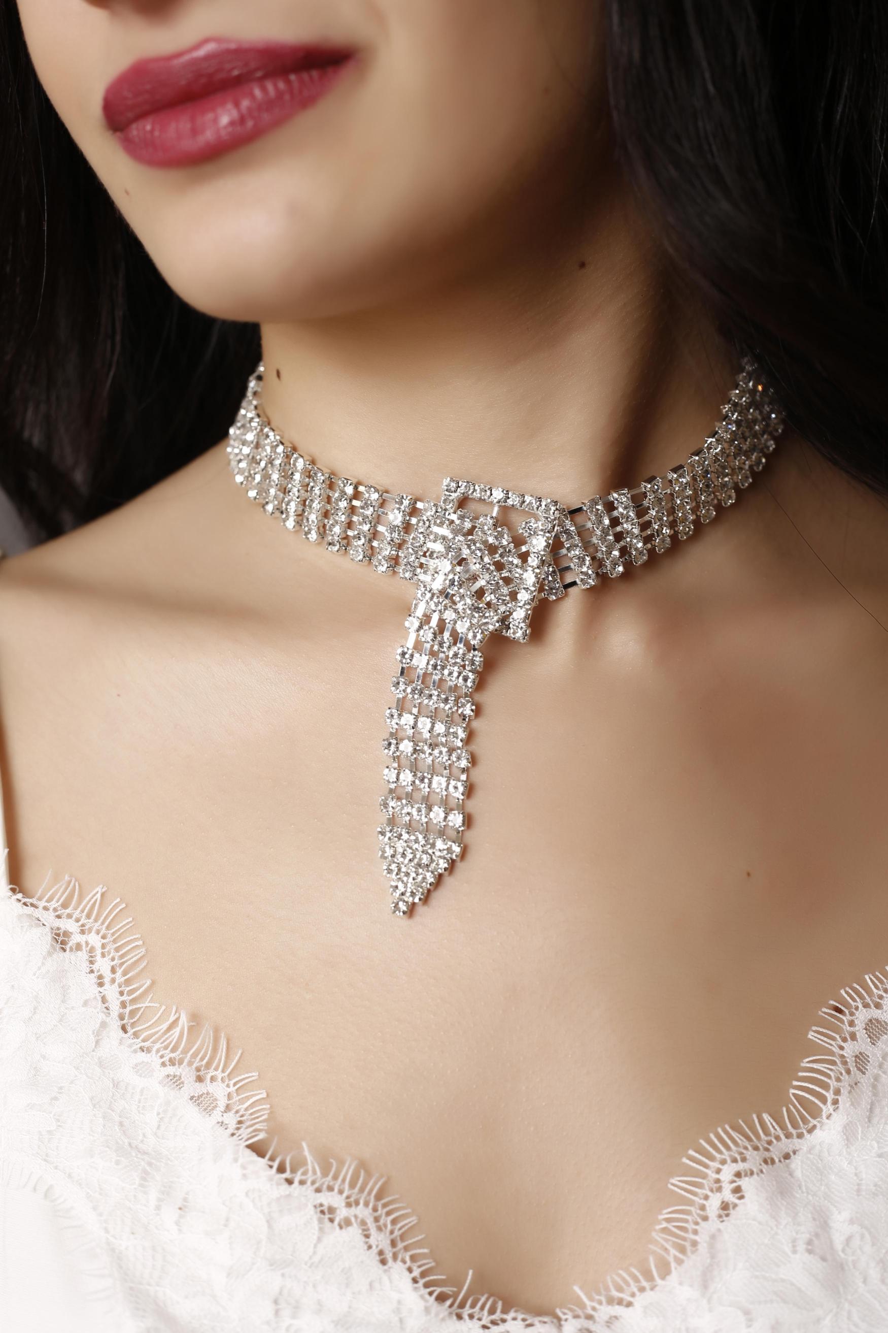 Silver%20Kristal%20Taşlı%20Kemer%20Choker%20Kolye%20Özel%20Kolye%20Taşlı%20Choker