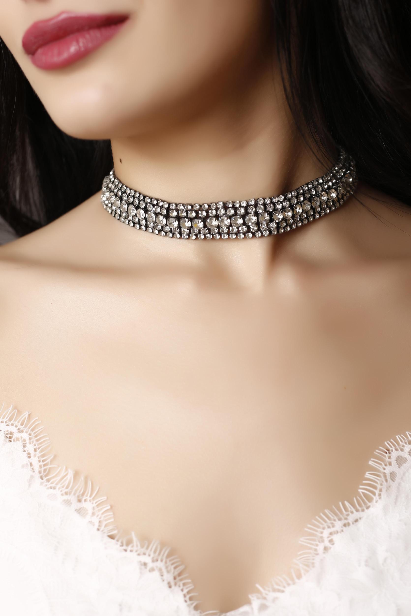 5%20Sıralı%20Taşlı%20Siyah%20Choker%20Kolye,%20Taşlı%20Choker,%20Su%20Yolu%20Choker%20Kolye%20Choker